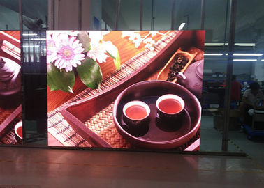 स्टॉल एलईडी पैनल पूर्ण रंग 2.5 मिमी पिक्सेल पिच 1300 सीडी चमक 1500 हर्ट्ज दिखा रहा है आपूर्तिकर्ता
